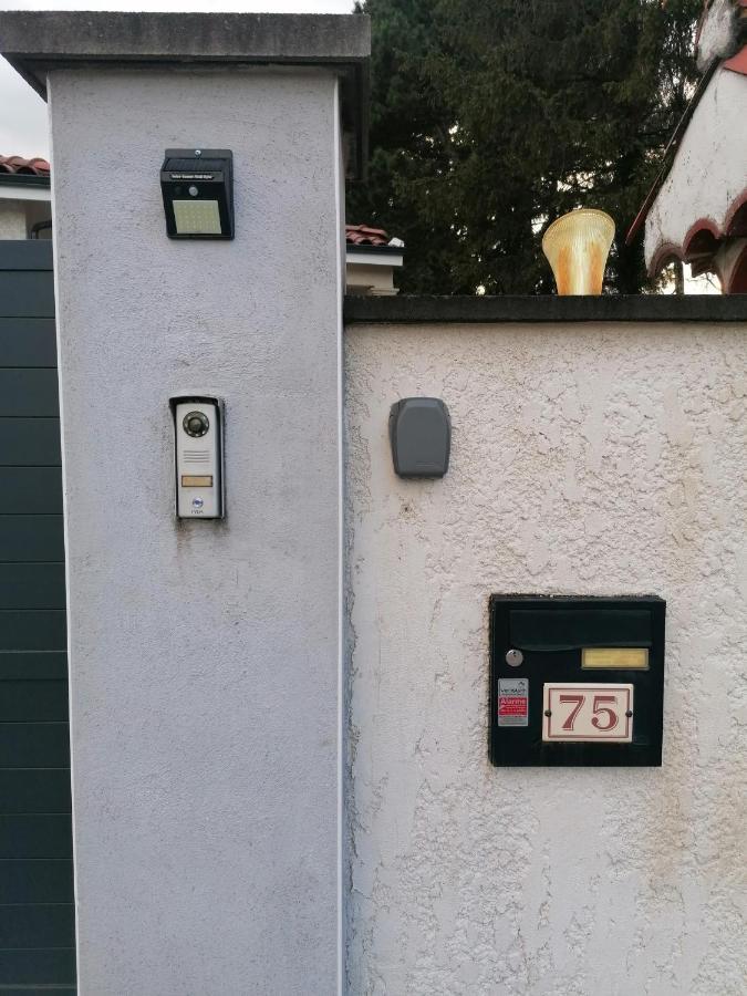 Ferienwohnung Petit Nid Douillet Reventin-Vaugris Exterior foto